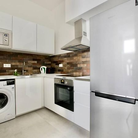 Premium Apartment By Hi5 - Central 3 Bedroom Budapest Exterior foto